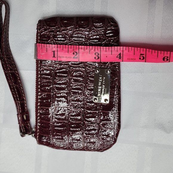 Nine West Vintage Women's Burgundy Faux Croc Wristlet - Picture 7 of 10